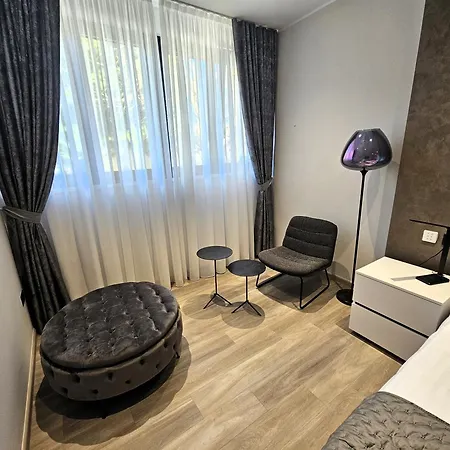 Apartmán At 8 Split