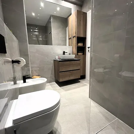 Διαμέρισμα At 8