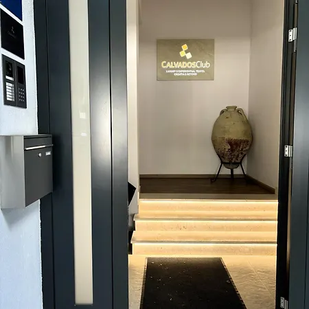 Διαμέρισμα At 8 *